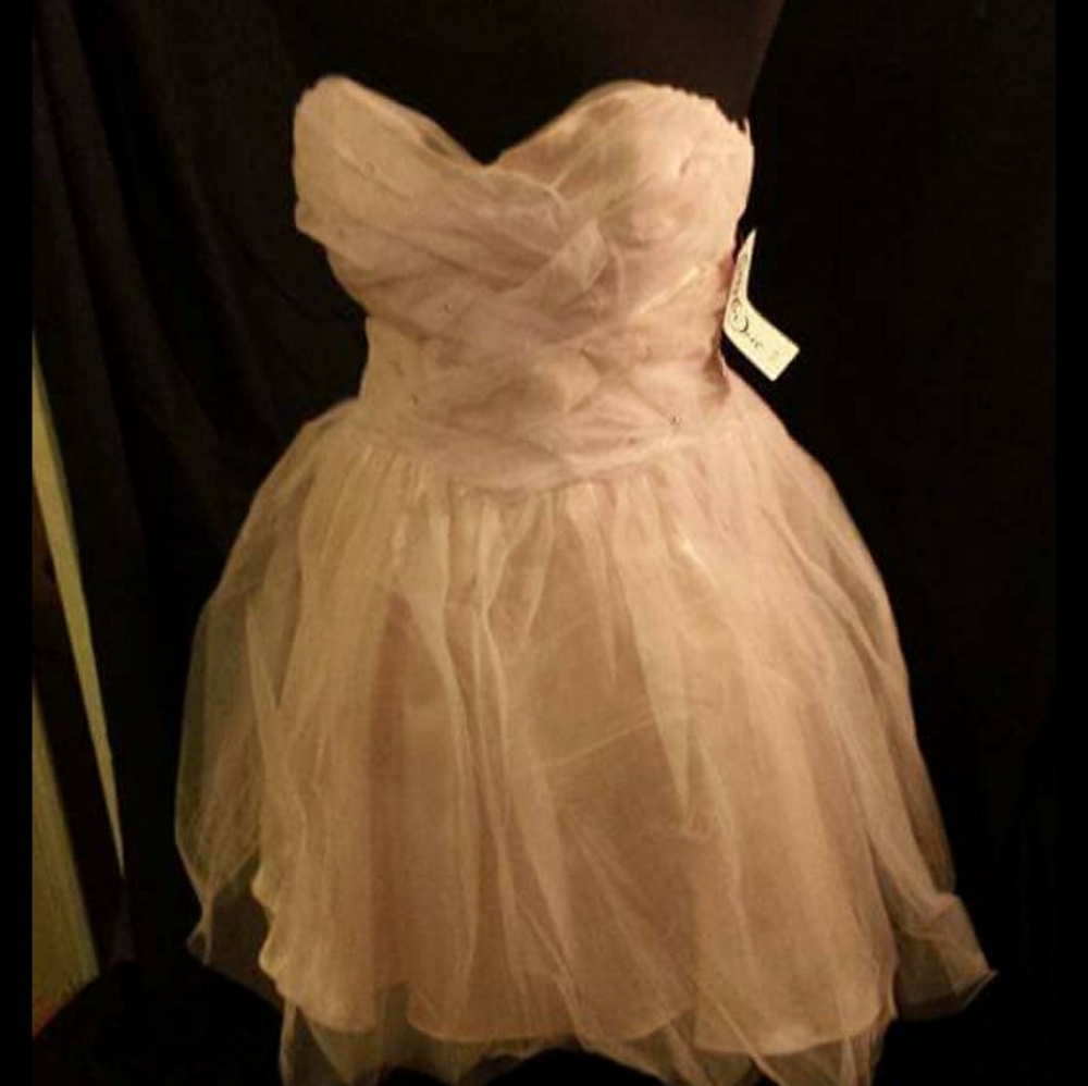 Prom dress - Picture 2 of 4
